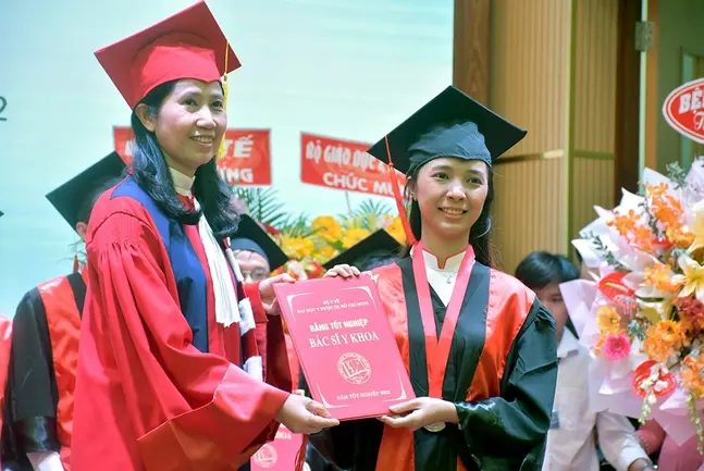 Đào tạo Y sĩ YHCT chuyên sâu giúp nắm vững lý luận âm dương ngũ hành và các phương pháp điều trị truyền thống