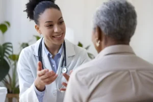 Kỹ Năng Giao Tiếp Với Bệnh Nhân: Chìa Khóa Xây Dựng Niềm Tin Trong Y Học